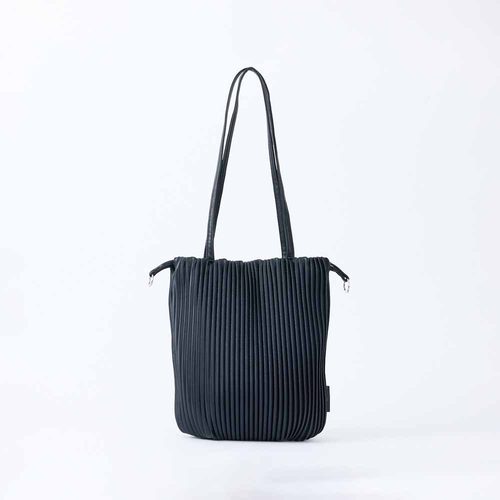 תיק צד TOTE PLEATS שחור 0202